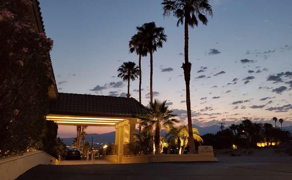 Azure Palm Hot Springs Hotel Desert Hot Springs Exterior photo